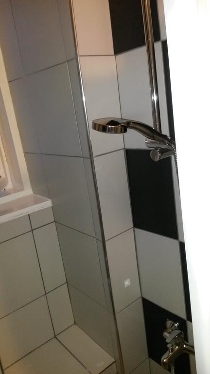 Visit Apartman *